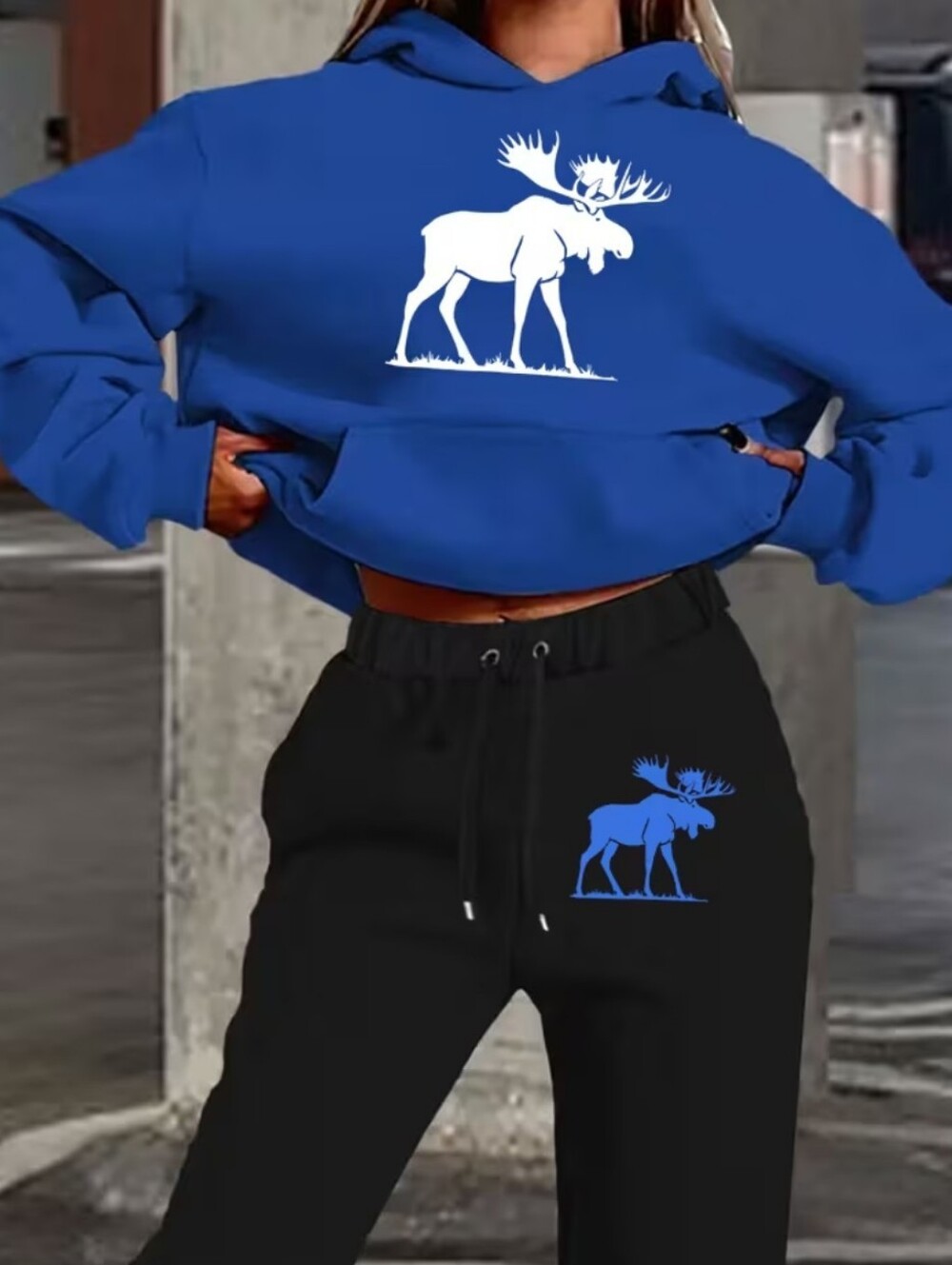 Women's Black And Blue Moose-Print Jogger Set Sweatpants And Hoodie